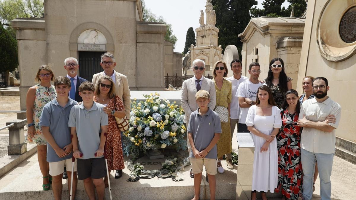 Ofrenda floral en homenaje a Sorolla en el Cementerio General de Valencia